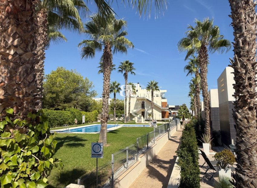 Wiederverkauf - apartment -
Orihuela Costa - Villamartín