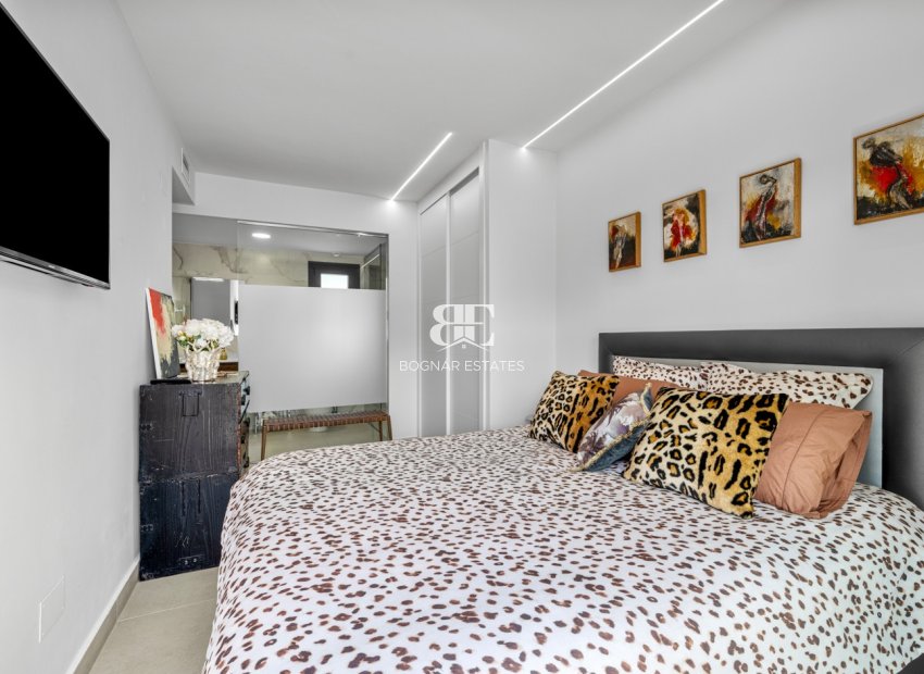 Wiederverkauf - apartment -
Orihuela Costa - Villamartín