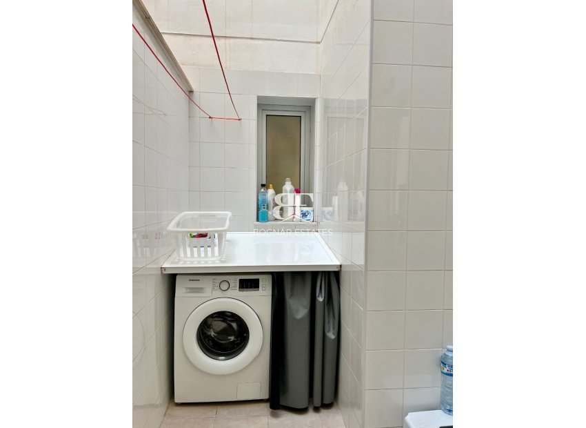Wiederverkauf - apartment -
Orihuela Costa - Villamartín