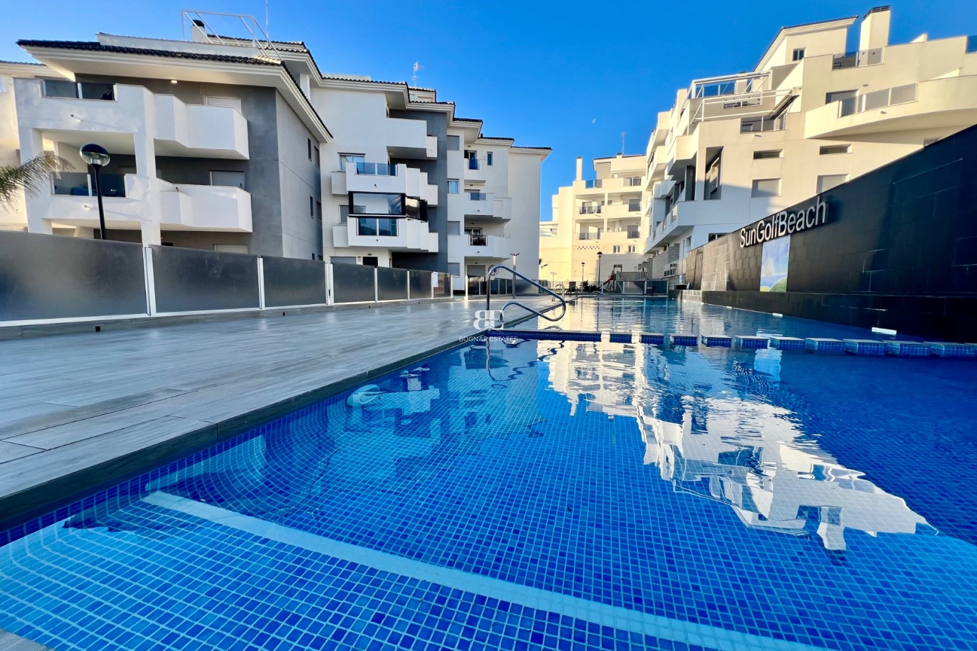 Wiederverkauf - apartment -
Orihuela Costa - Villamartín
