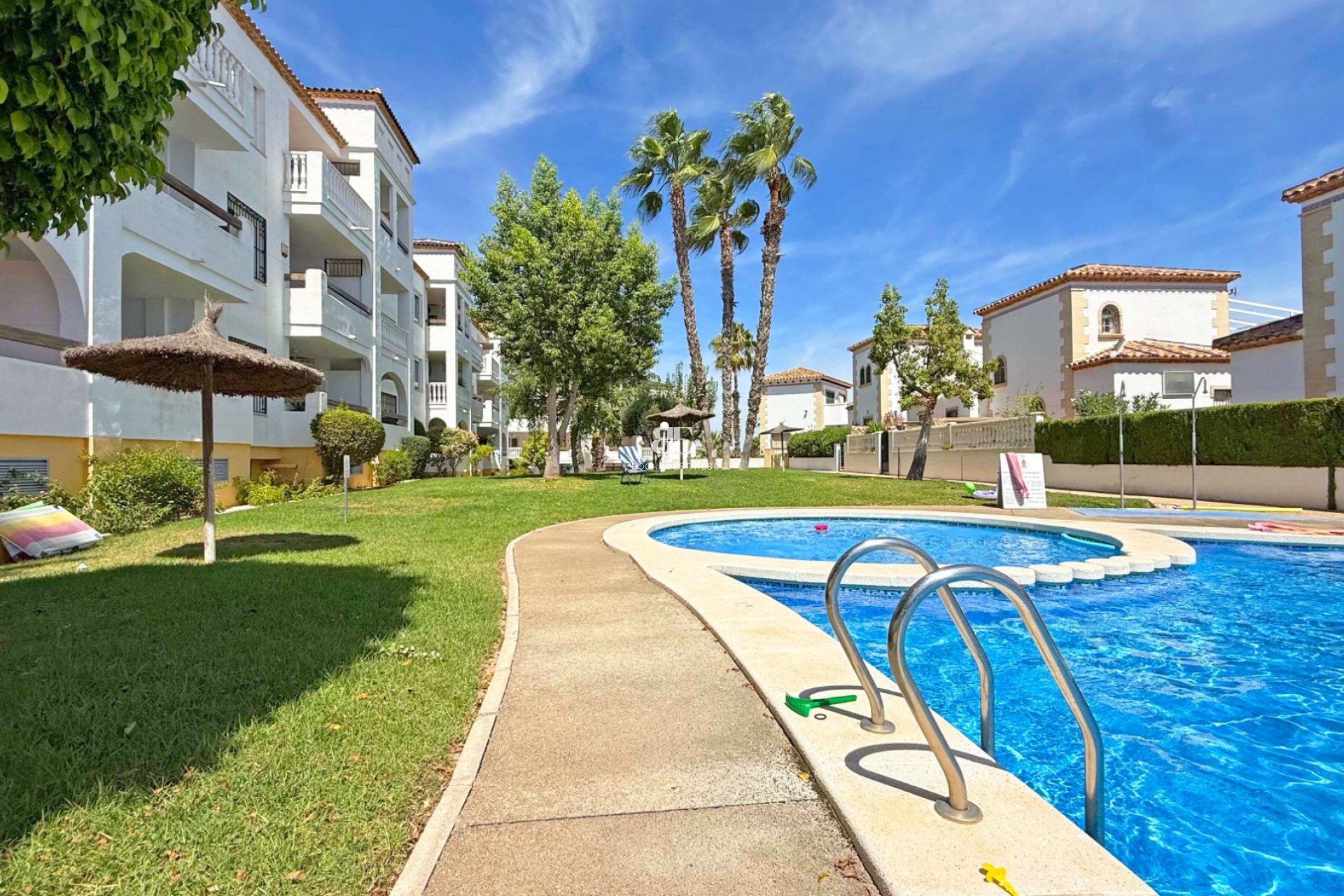 Wiederverkauf - apartment -
Orihuela Costa - Villamartín