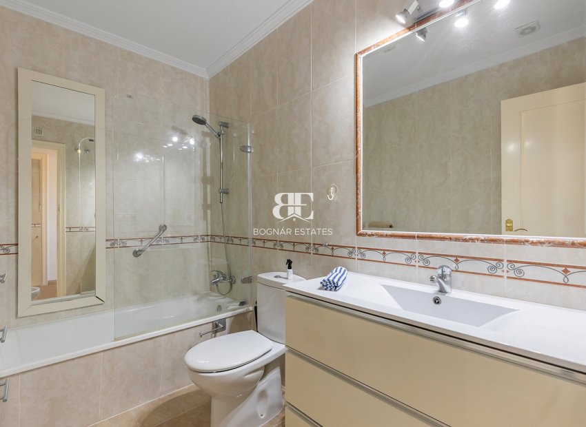 Wiederverkauf - apartment -
Orihuela Costa - Villamartín