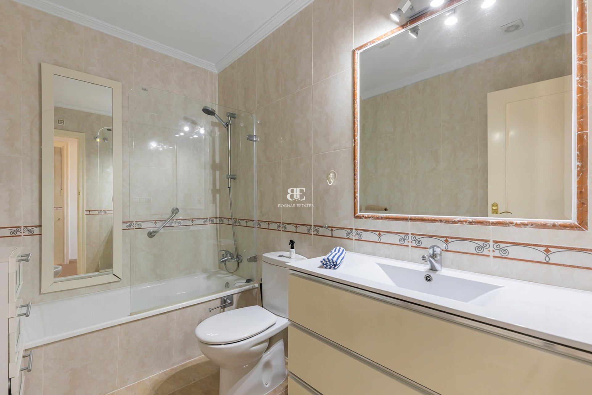 Wiederverkauf - apartment -
Orihuela Costa - Villamartín