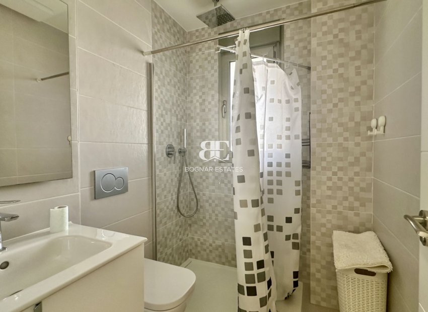 Wiederverkauf - apartment -
Orihuela Costa - Villamartín