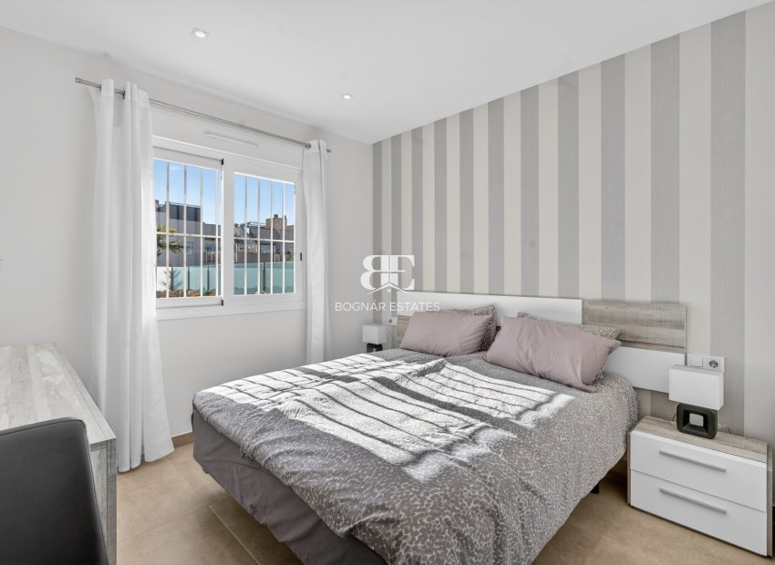 Wiederverkauf - apartment -
Torrevieja - Aguas Nuevas