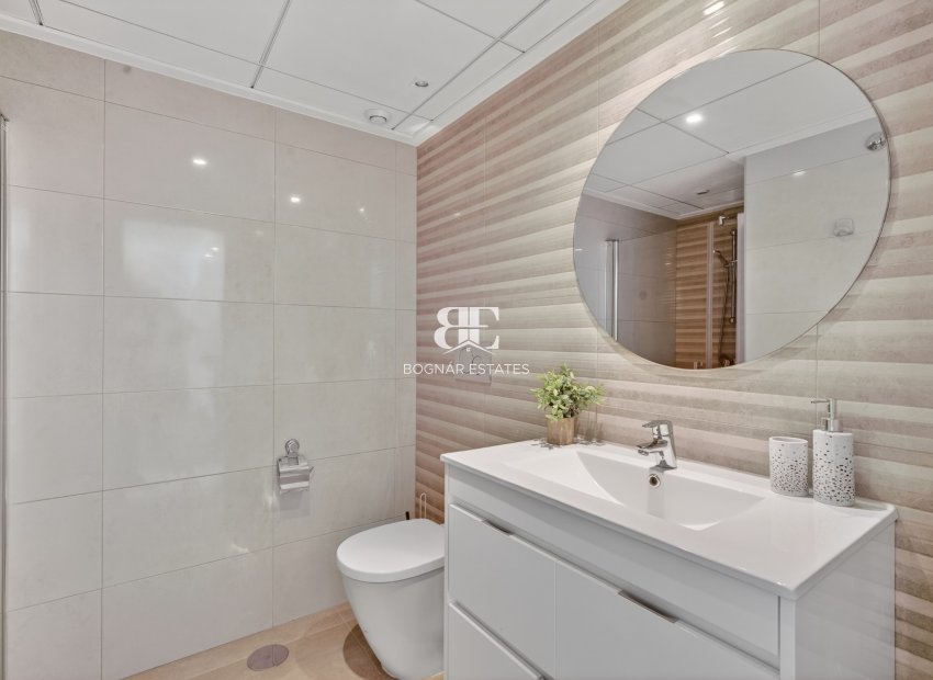 Wiederverkauf - apartment -
Torrevieja - Aguas Nuevas