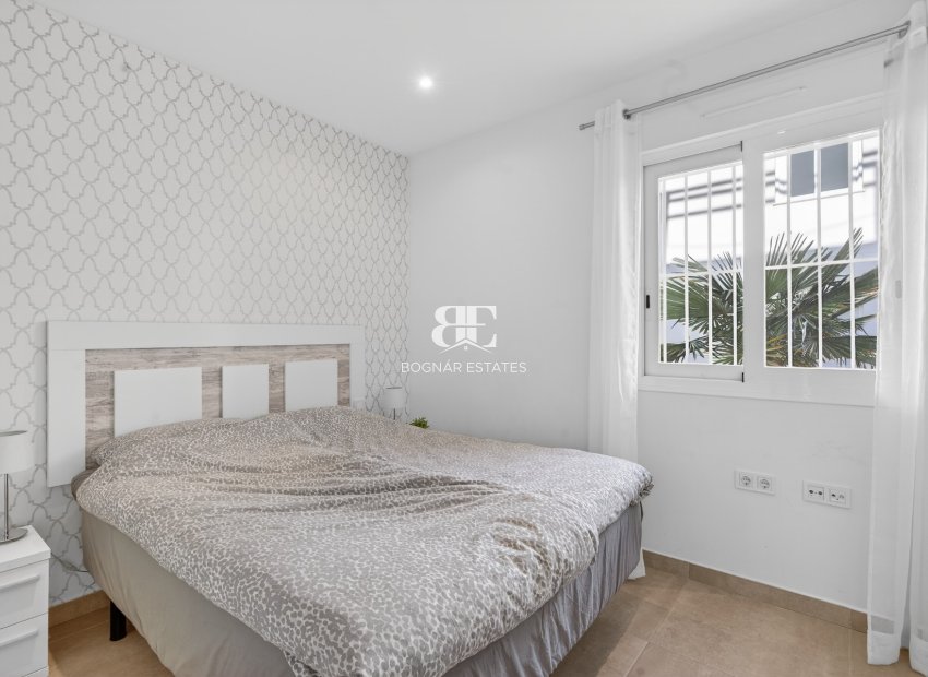 Wiederverkauf - apartment -
Torrevieja - Aguas Nuevas