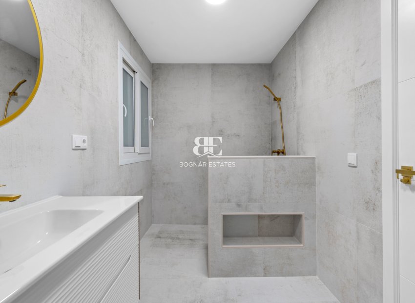 Wiederverkauf - apartment -
Torrevieja - El Acequión - Los Náufragos