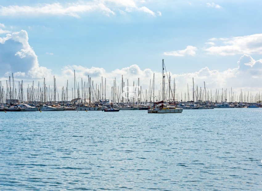 Wiederverkauf - apartment -
Torrevieja - El Acequión - Los Náufragos