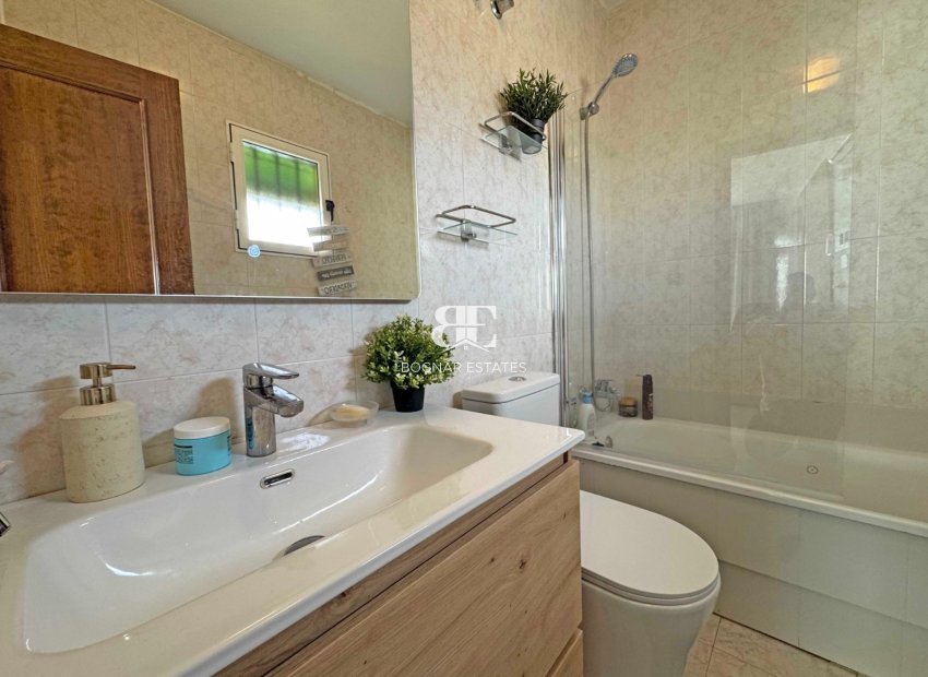 Wiederverkauf - apartment -
Torrevieja - La Mata