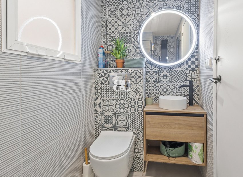 Wiederverkauf - apartment -
Torrevieja - Playa del Cura