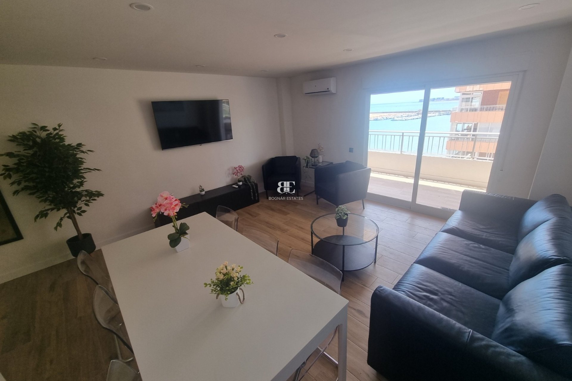 Wiederverkauf - apartment -
Torrevieja - Playa del Cura