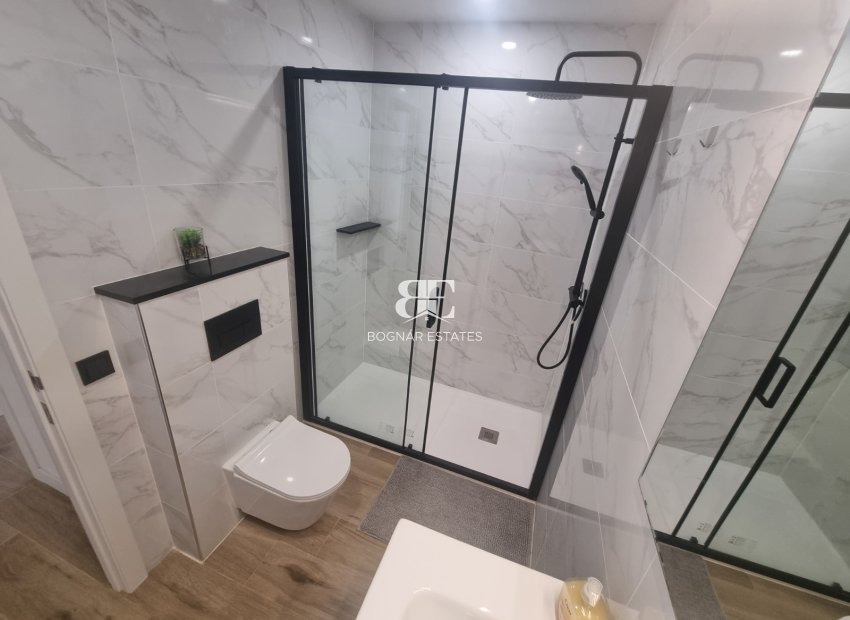 Wiederverkauf - apartment -
Torrevieja - Playa del Cura