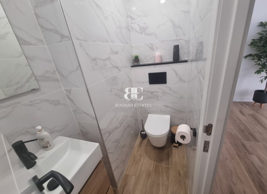 Wiederverkauf - apartment -
Torrevieja - Playa del Cura