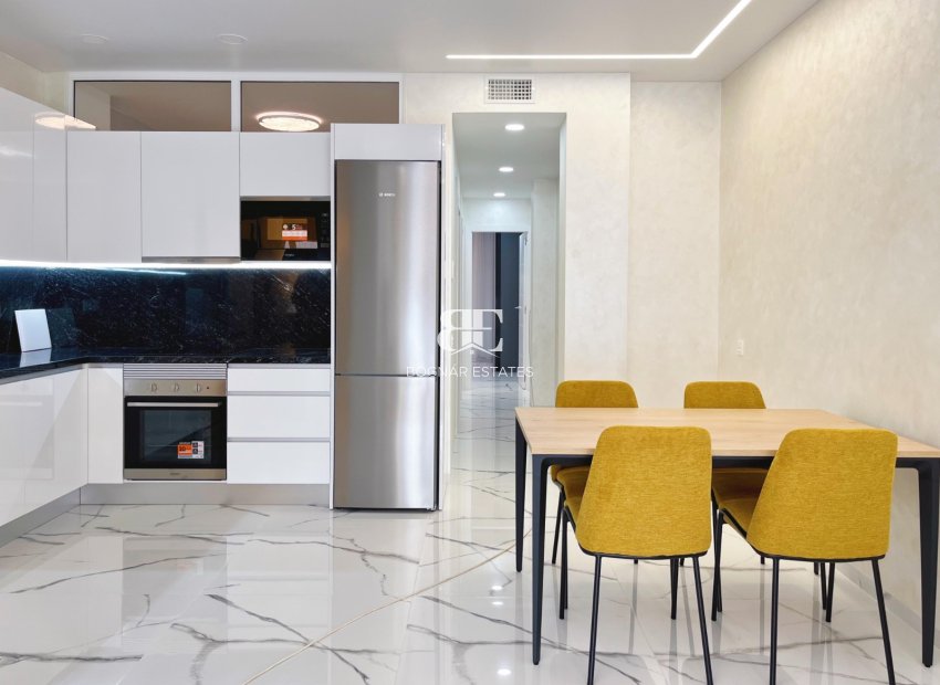 Wiederverkauf - apartment -
Torrevieja - Playa del Cura