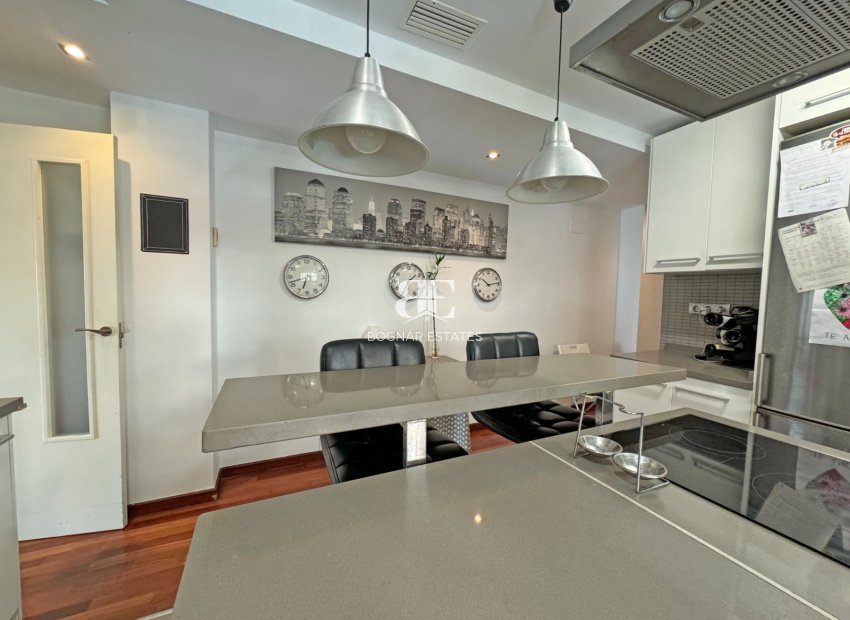Wiederverkauf - apartment -
Torrevieja - Playa del Cura