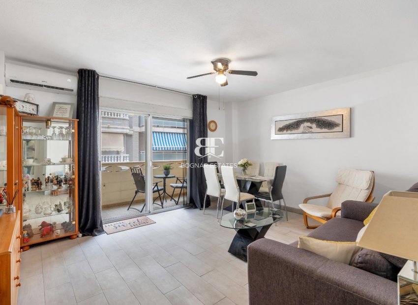 Wiederverkauf - apartment -
Torrevieja - Playa del Cura