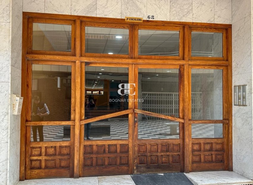 Wiederverkauf - apartment -
Torrevieja - Playa Los Naufragos