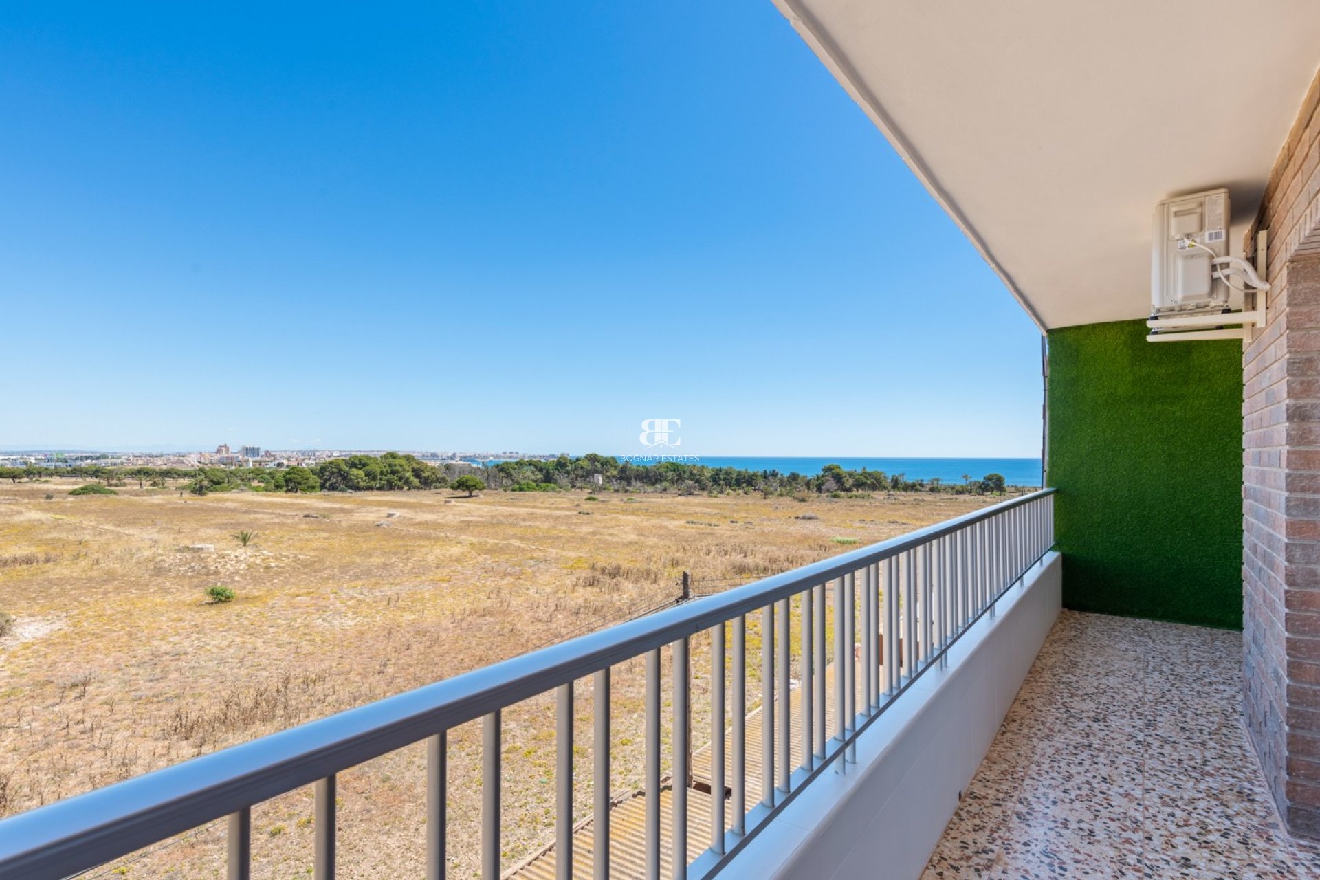 Wiederverkauf - apartment -
Torrevieja - Punta Prima