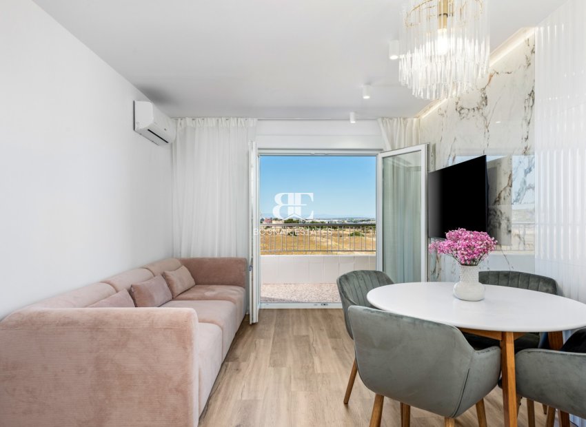 Wiederverkauf - apartment -
Torrevieja - Punta Prima