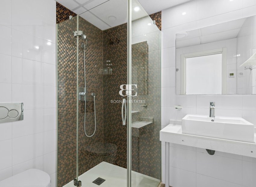 Wiederverkauf - apartment -
Torrevieja - Punta Prima