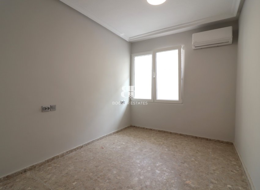 Wiederverkauf - apartment -
Torrevieja - Torre la mata