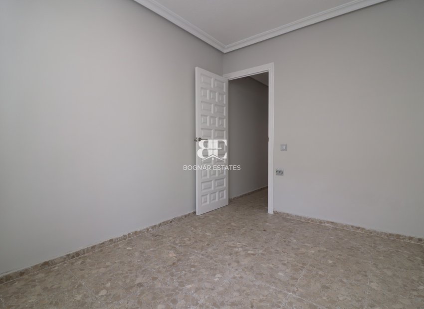 Wiederverkauf - apartment -
Torrevieja - Torre la mata