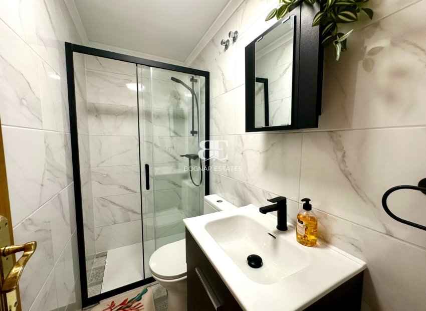 Wiederverkauf - apartment -
Torrevieja