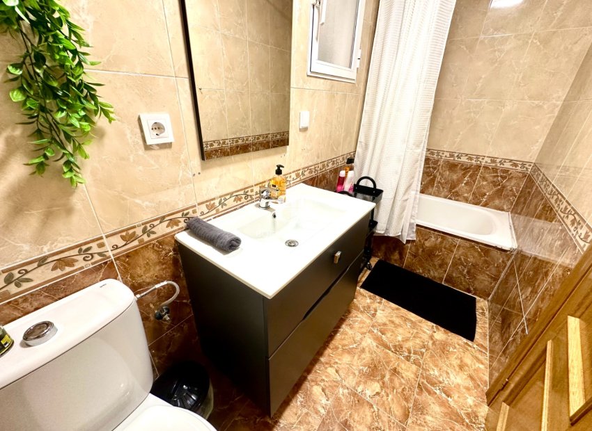 Wiederverkauf - apartment -
Torrevieja