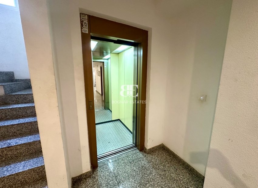 Wiederverkauf - apartment -
Torrevieja