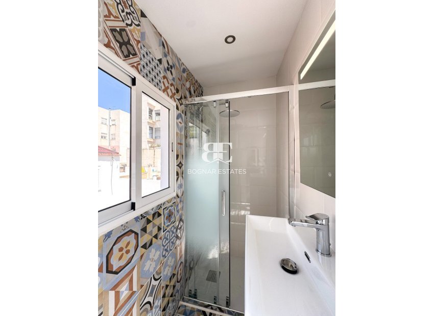 Wiederverkauf - apartment -
Torrevieja