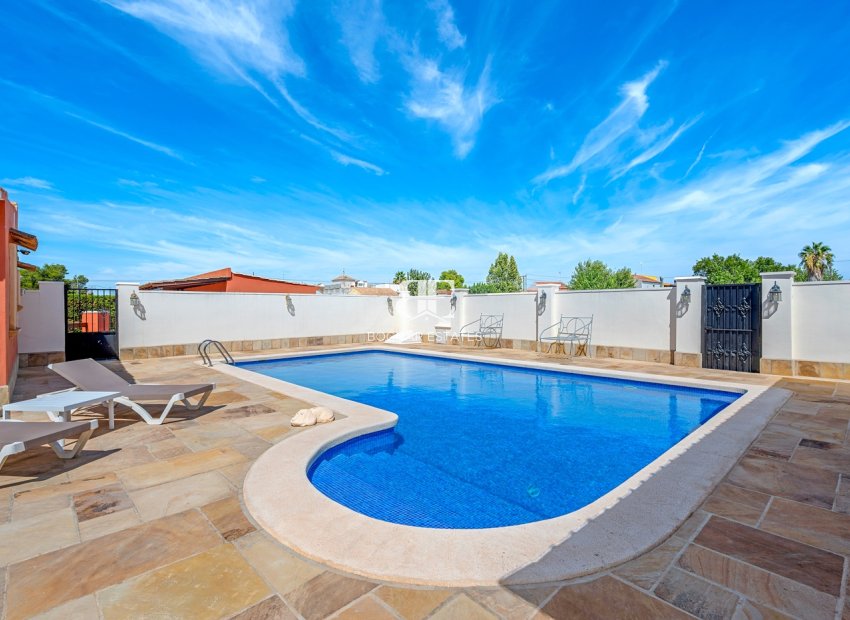 Wiederverkauf - Country House -
Almoradí - Las Heredades