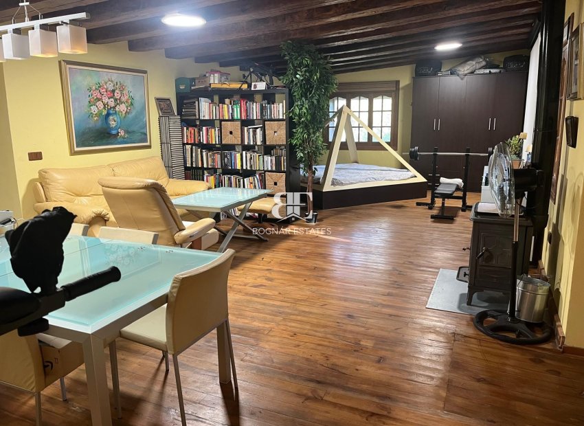 Wiederverkauf - Country House -
Gea Truyols - Gea y Trujols