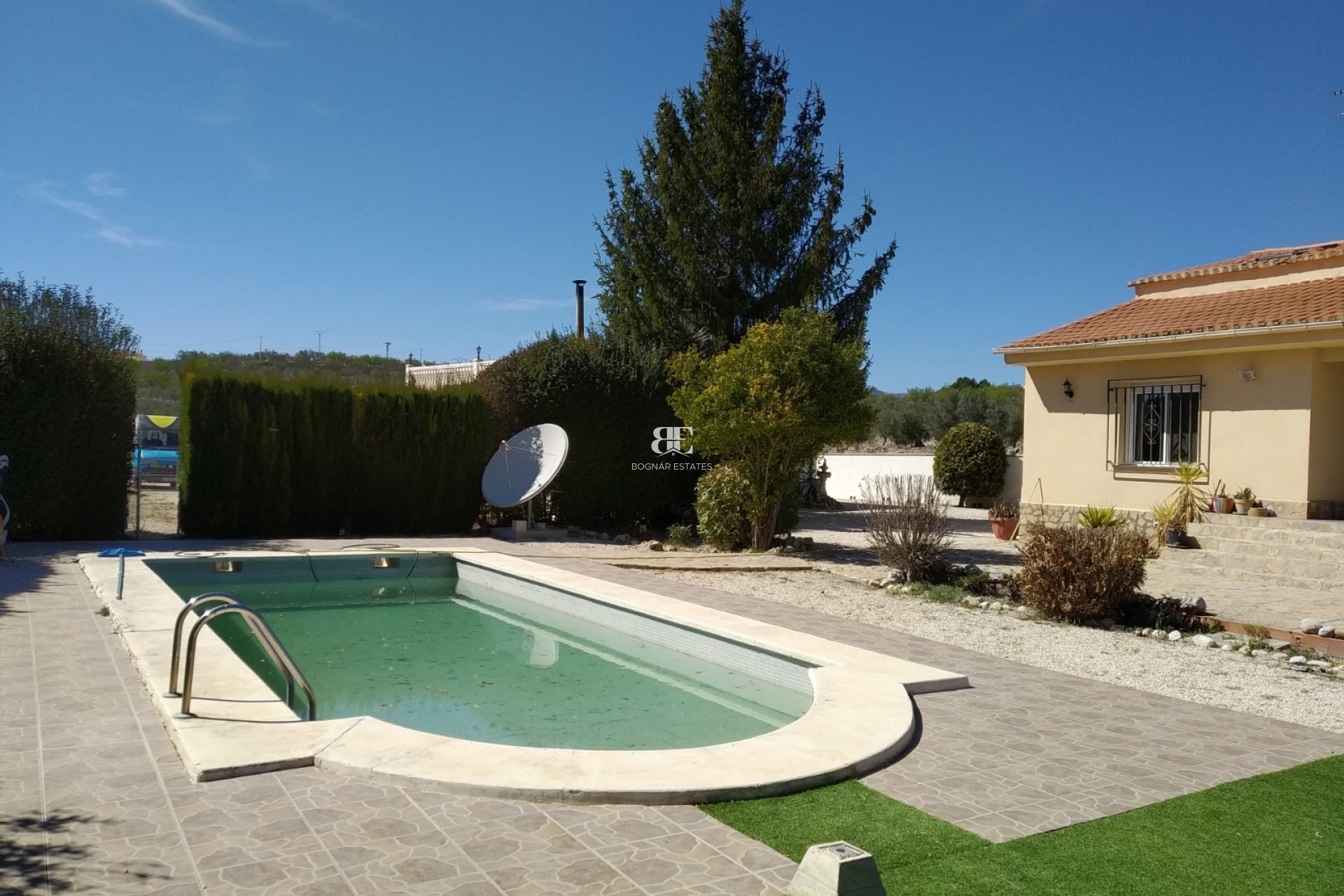 Wiederverkauf - Country House -
Millena