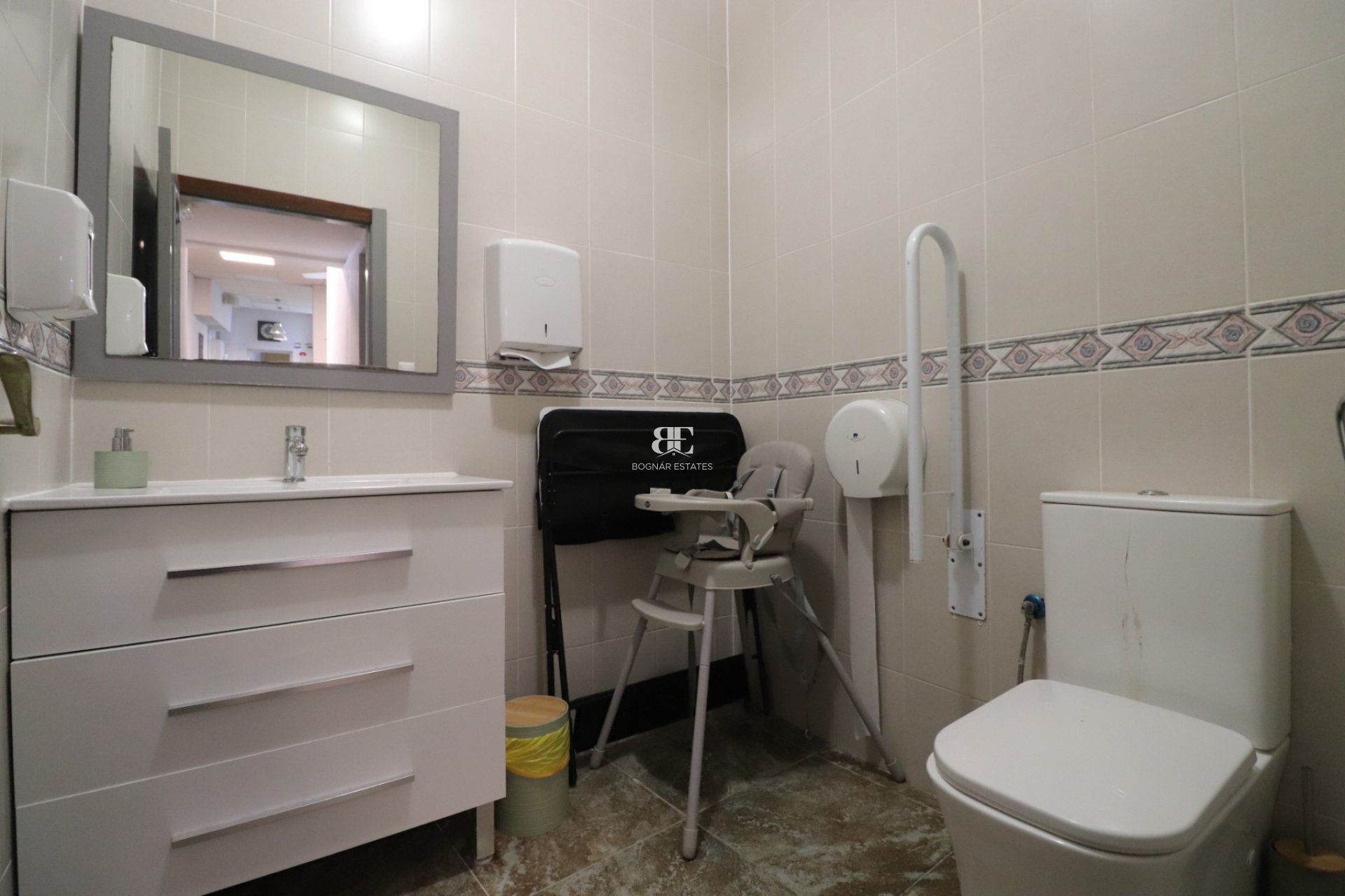 Wiederverkauf - Kommerziell -
Catral - Catral - Town