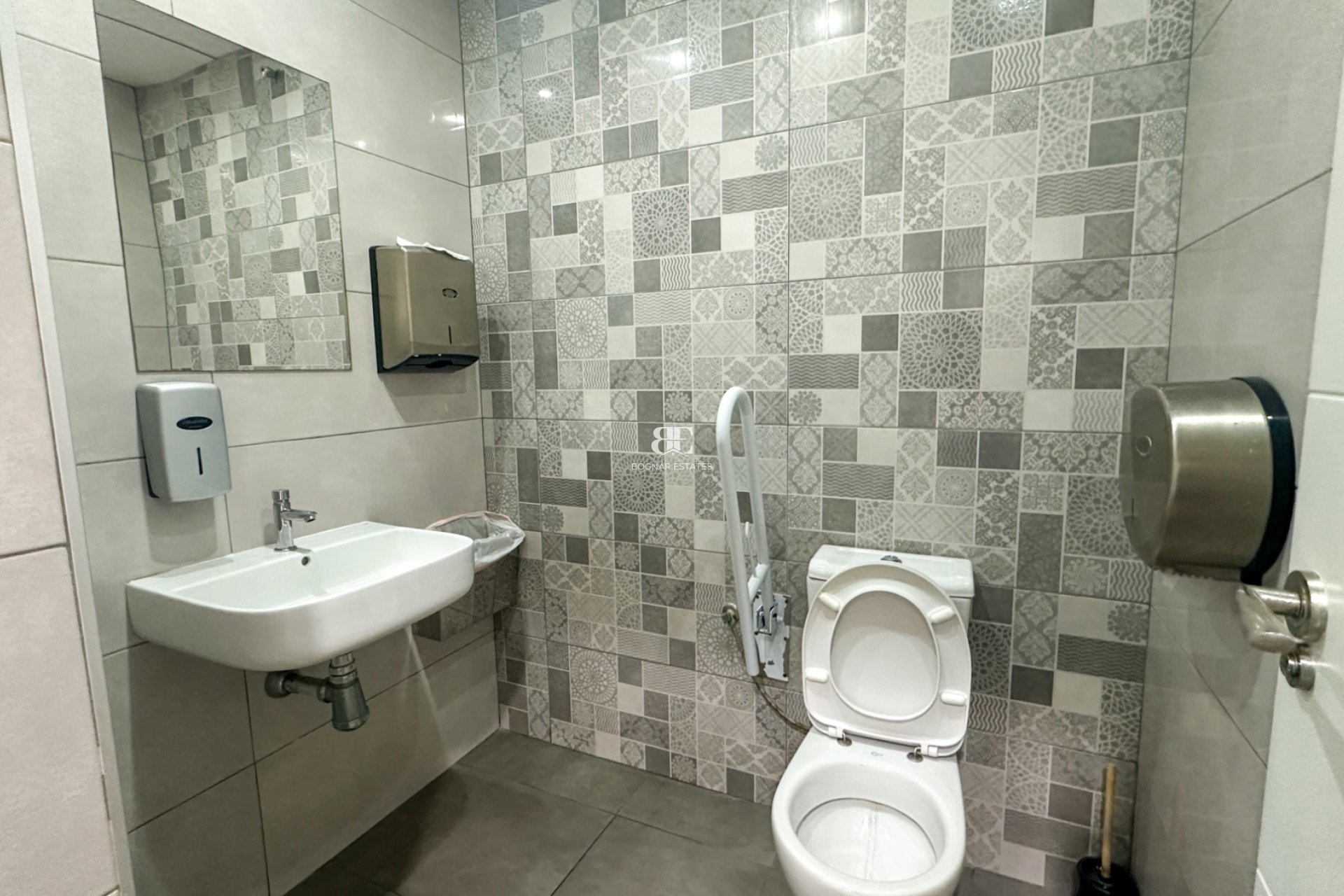 Wiederverkauf - Kommerziell -
Torrevieja - Nueva Torrevieja