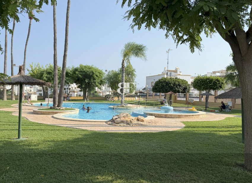 Wiederverkauf - Stadthaus -
Orihuela Costa - La Zenia