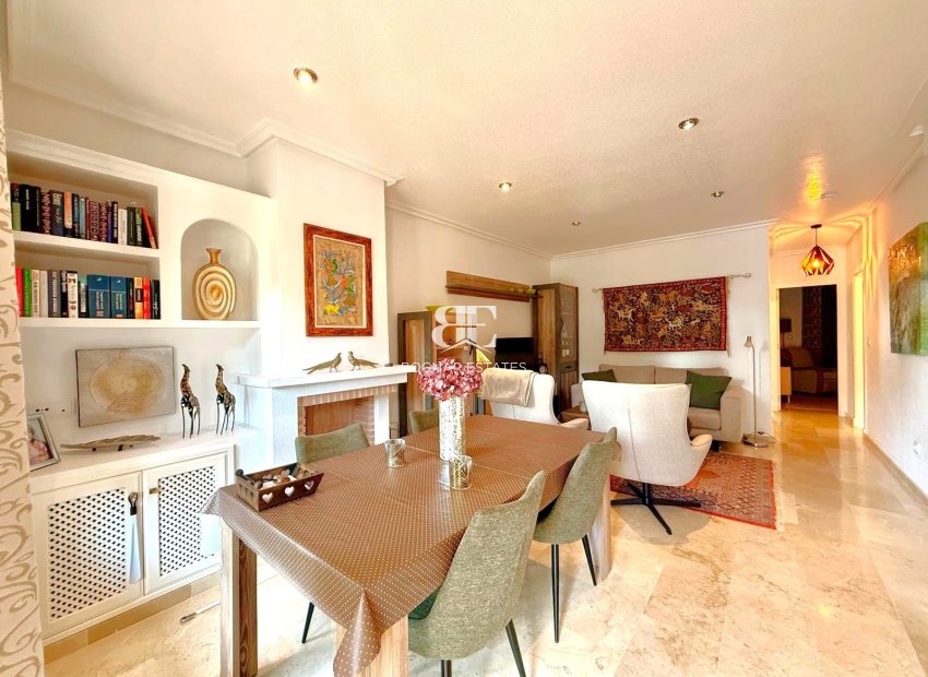 Wiederverkauf - Stadthaus -
Orihuela Costa - Villamartín