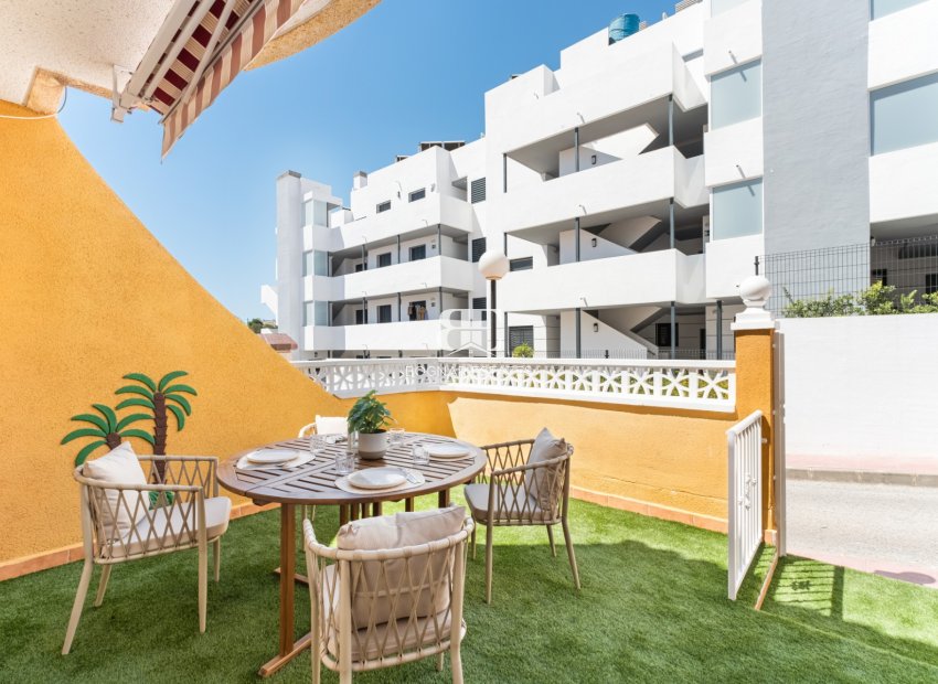 Wiederverkauf - Stadthaus -
Orihuela Costa - Villamartín