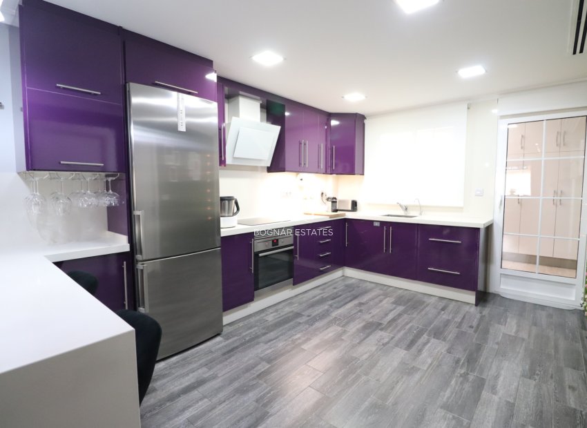 Wiederverkauf - Stadthaus -
Redován - Redovan - Town