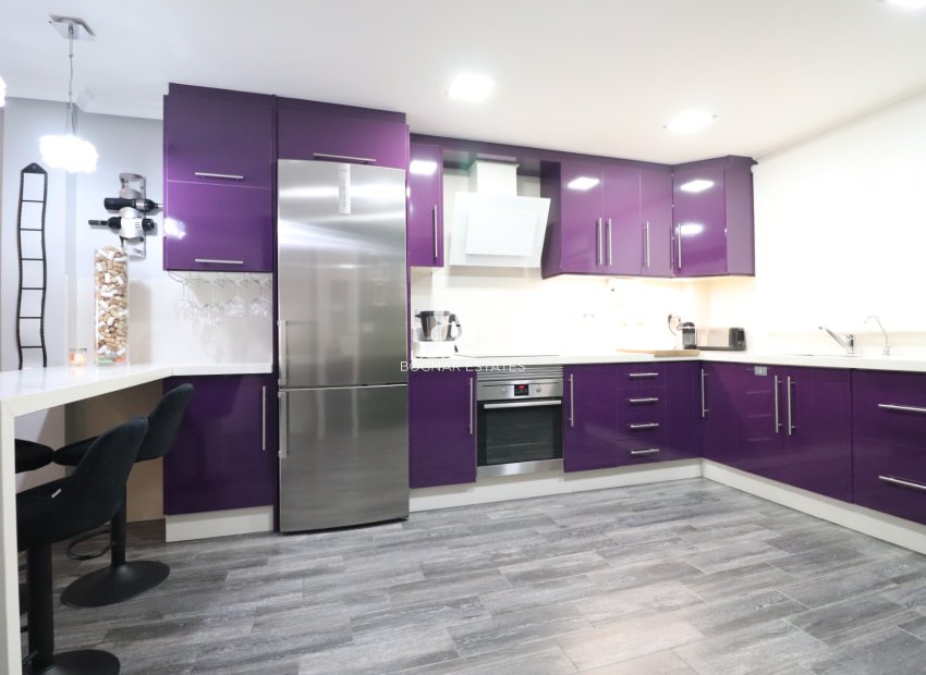 Wiederverkauf - Stadthaus -
Redován - Redovan - Town