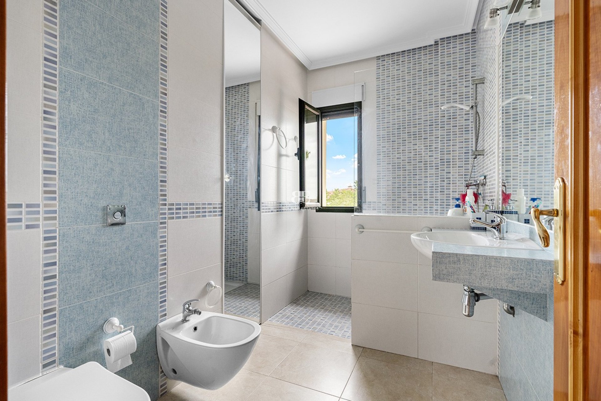 Wiederverkauf - Villa -
Alicante - Rebolledo