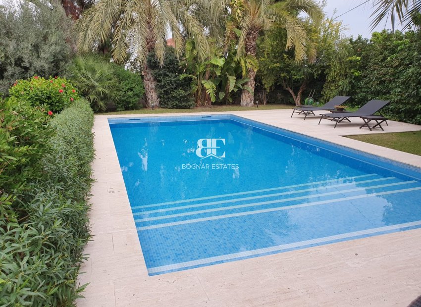 Wiederverkauf - Villa -
Alicante - Vistahermosa