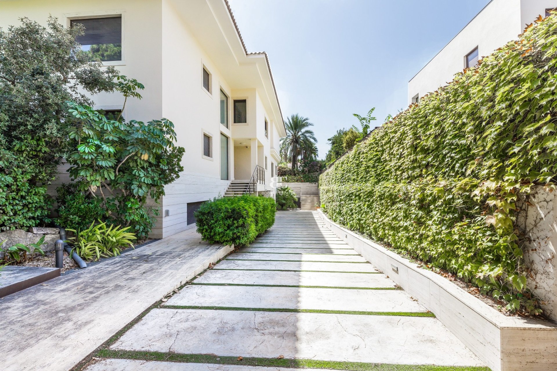 Wiederverkauf - Villa -
Alicante - Vistahermosa