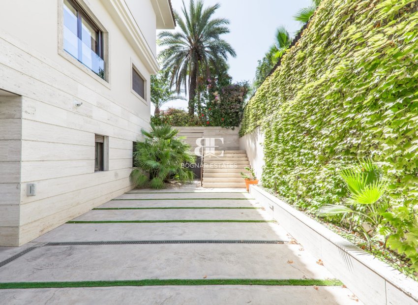 Wiederverkauf - Villa -
Alicante - Vistahermosa