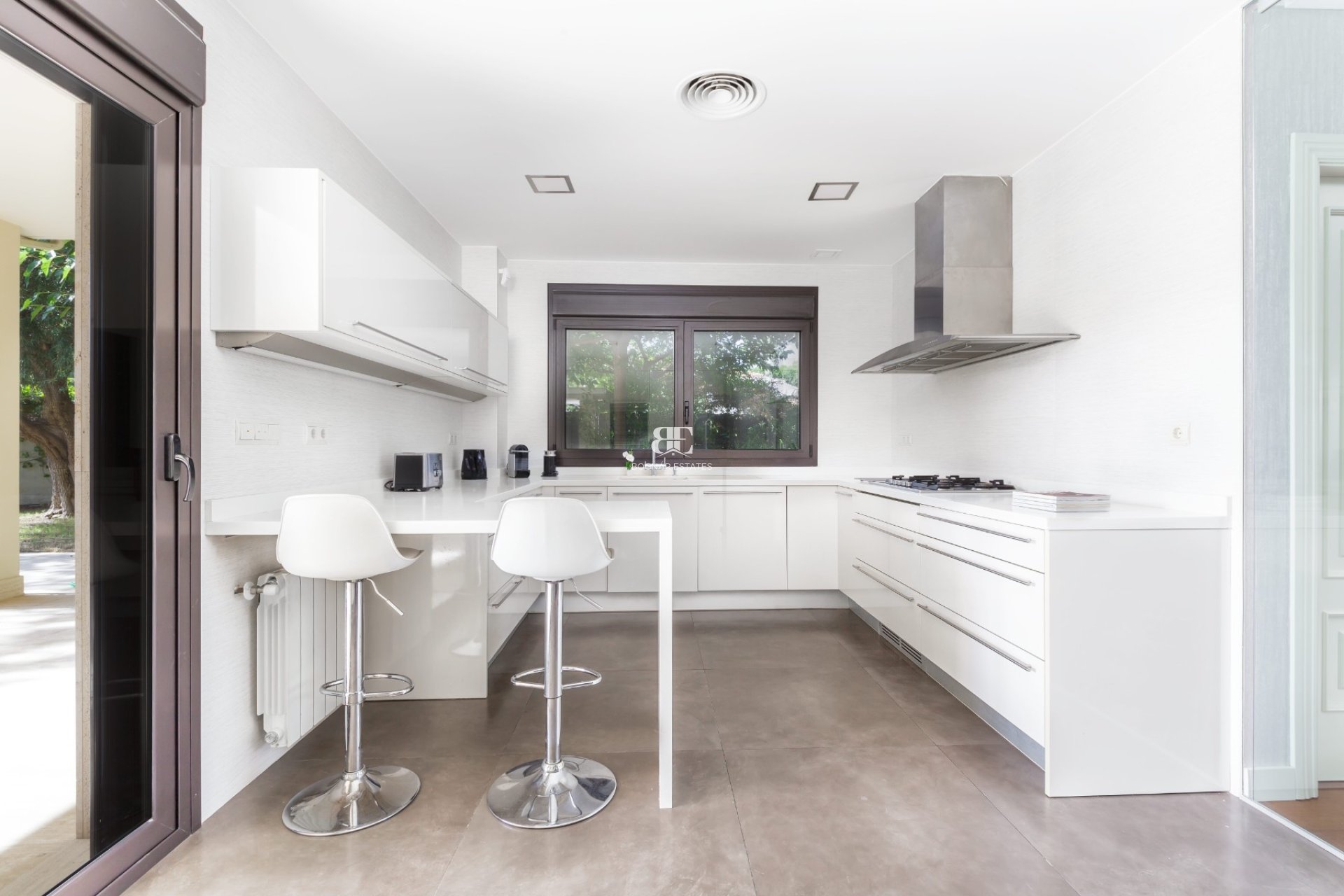 Wiederverkauf - Villa -
Alicante - Vistahermosa