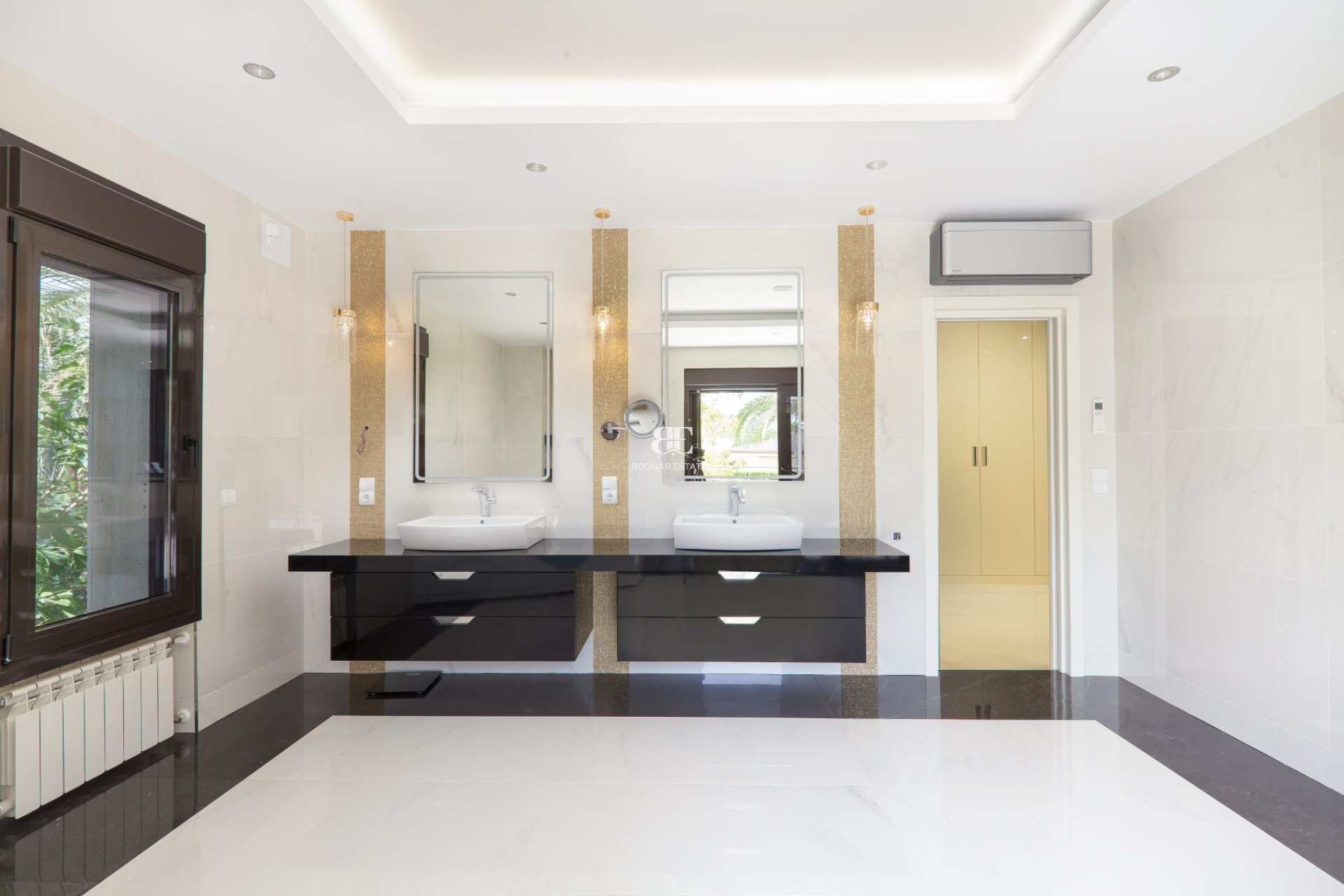 Wiederverkauf - Villa -
Alicante - Vistahermosa