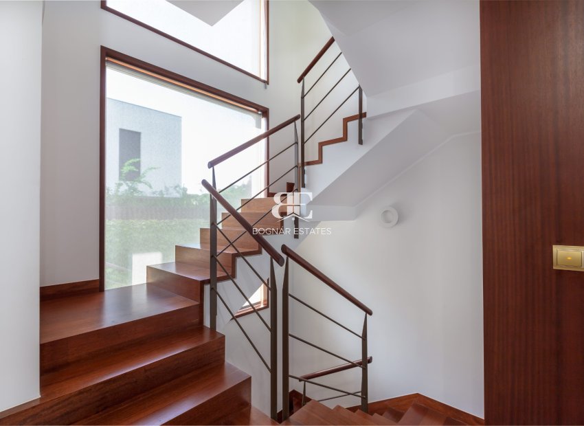 Wiederverkauf - Villa -
Alicante - Vistahermosa