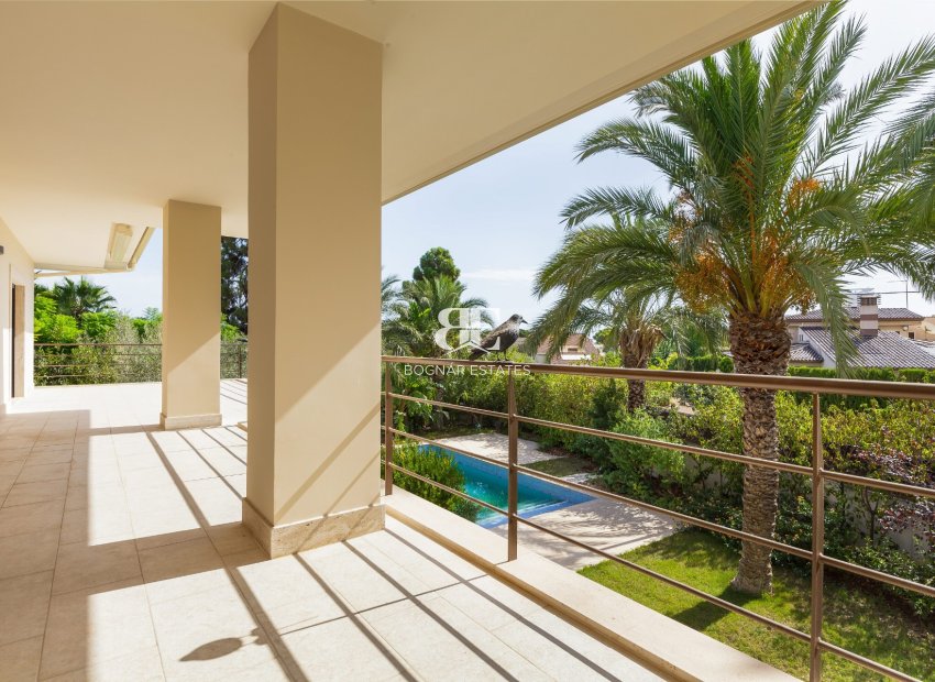 Wiederverkauf - Villa -
Alicante - Vistahermosa