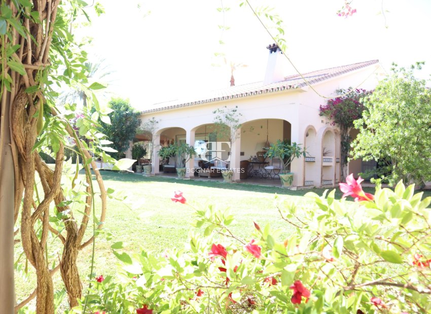 Wiederverkauf - Villa -
Benahavis